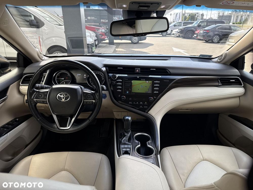 Toyota Camry 2.5 Hybrid Executive CVT - 11