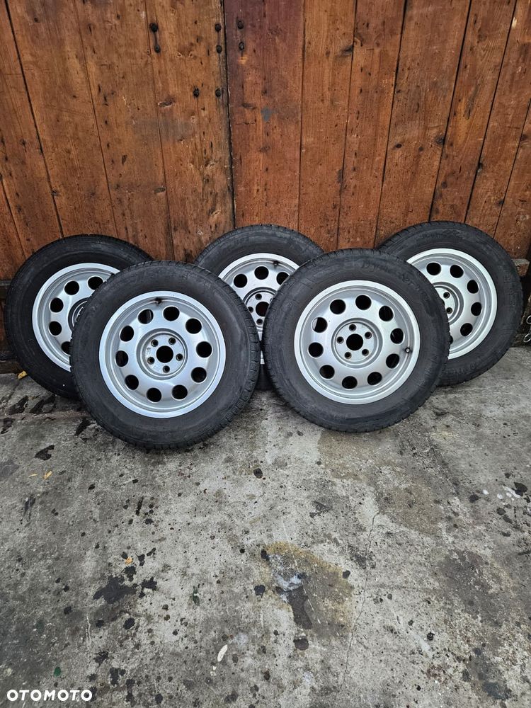 Komplet kół aluminiowych z oponami zimowymi Audi A3 8L 195/65 R15 - 1