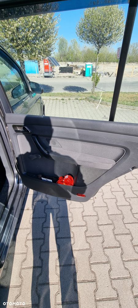 Volkswagen Touran 1.9 TDI Basis - 24