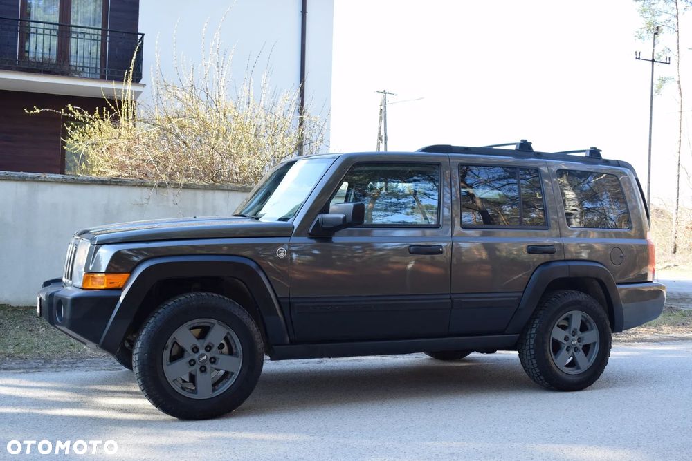 Jeep Commander 4.7 V8 - 8
