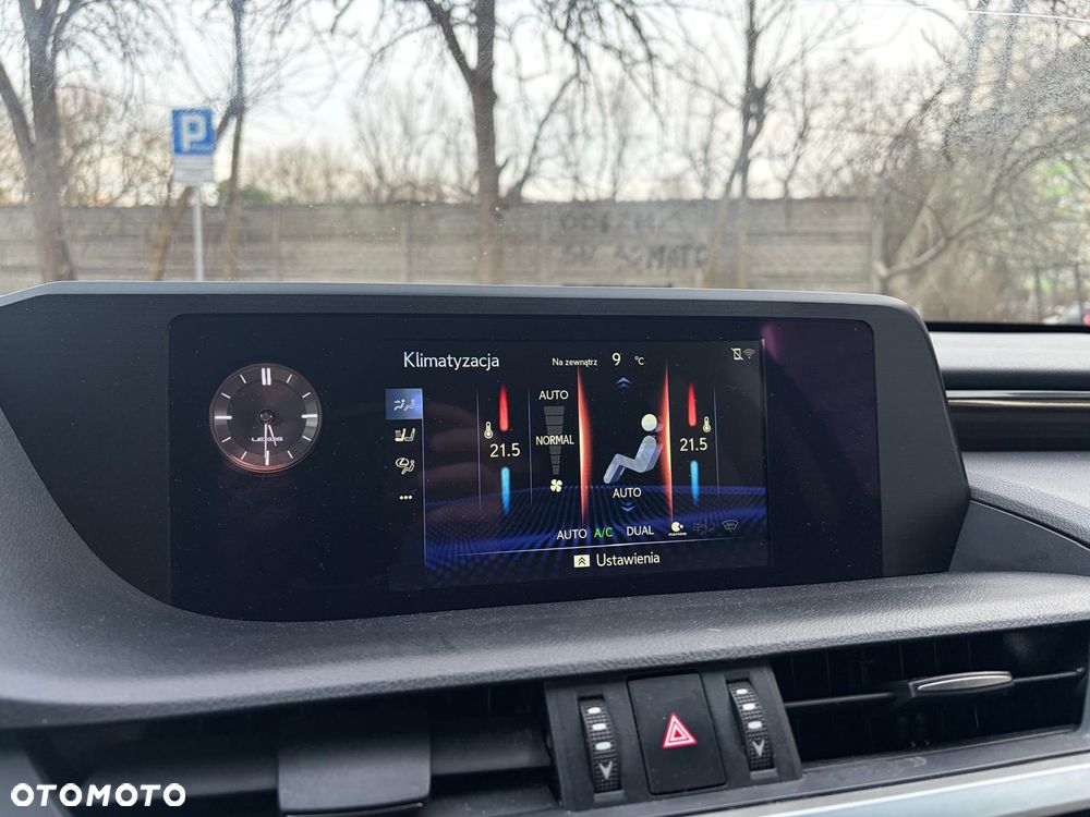 Lexus ES 300h Prestige - 25