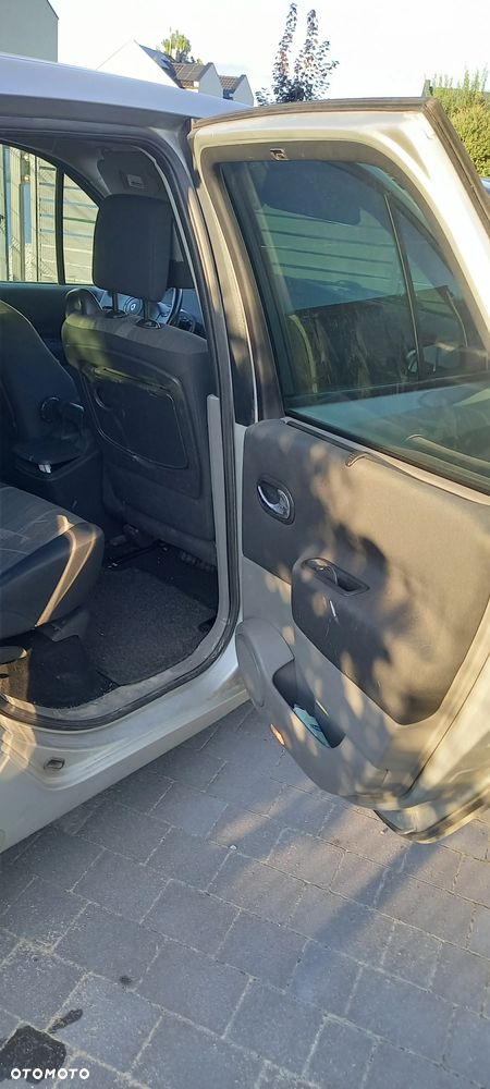 Renault Scenic 2.0 16V Luxe Dynamique - 15