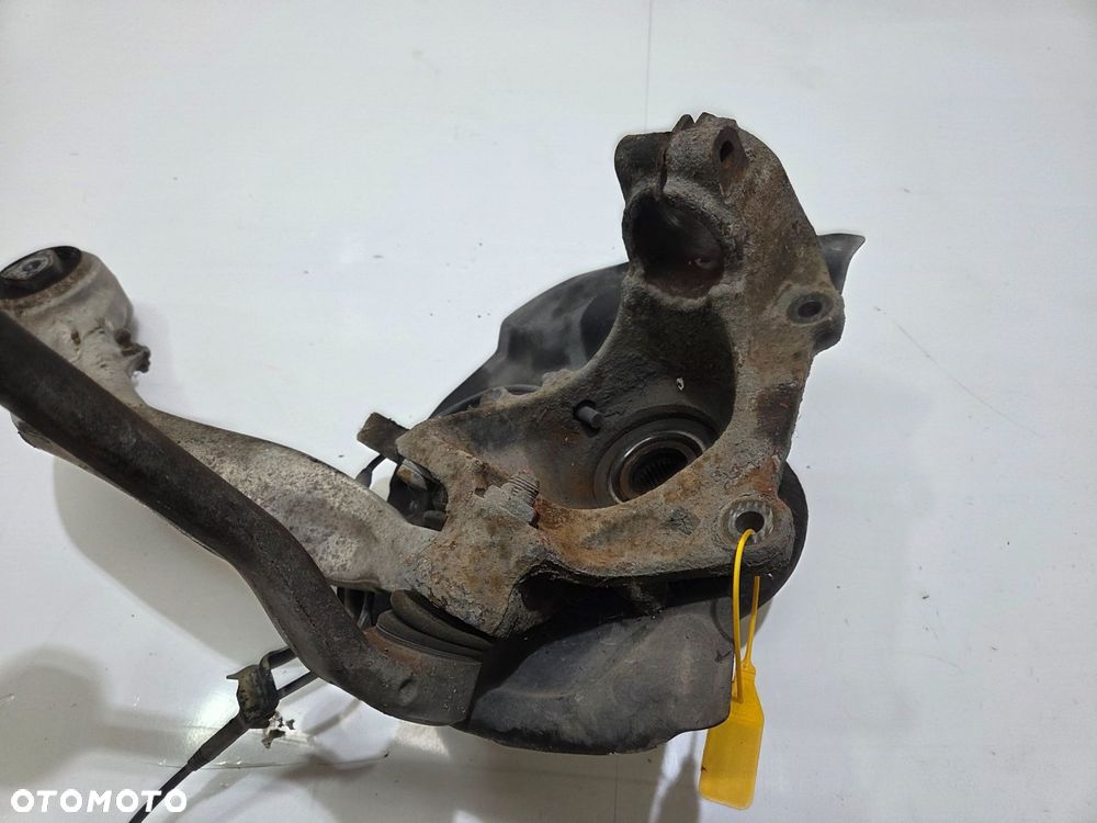 PIASTA ZWROTNICA PRAWA PRZEDNIA BMW E60 - 5