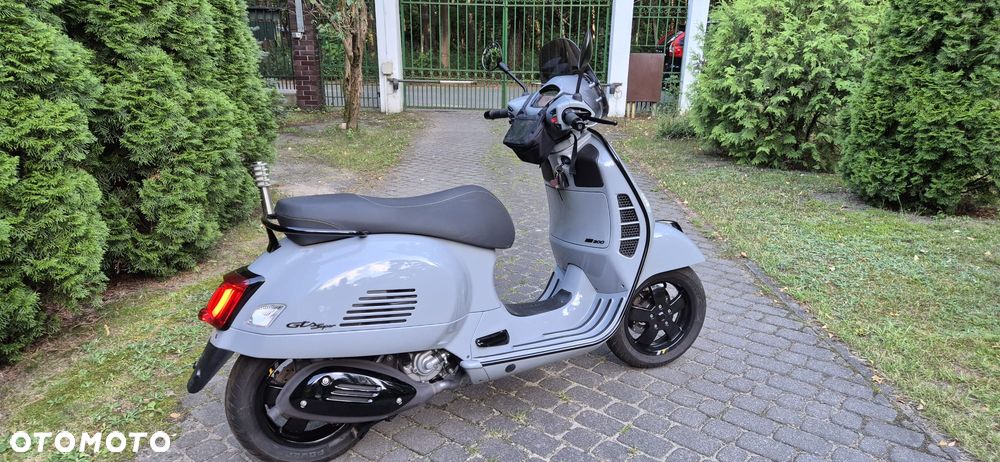 Piaggio Vespa - 10