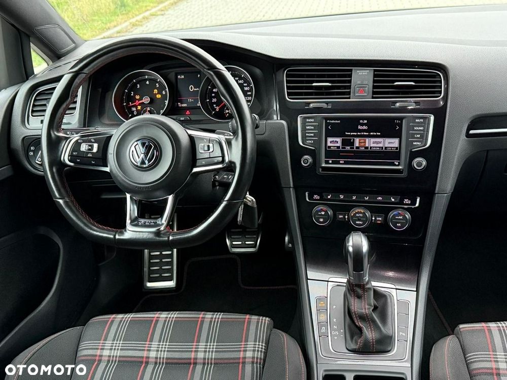 Volkswagen Golf 2.0 TSI BMT GTI Performance DSG - 28