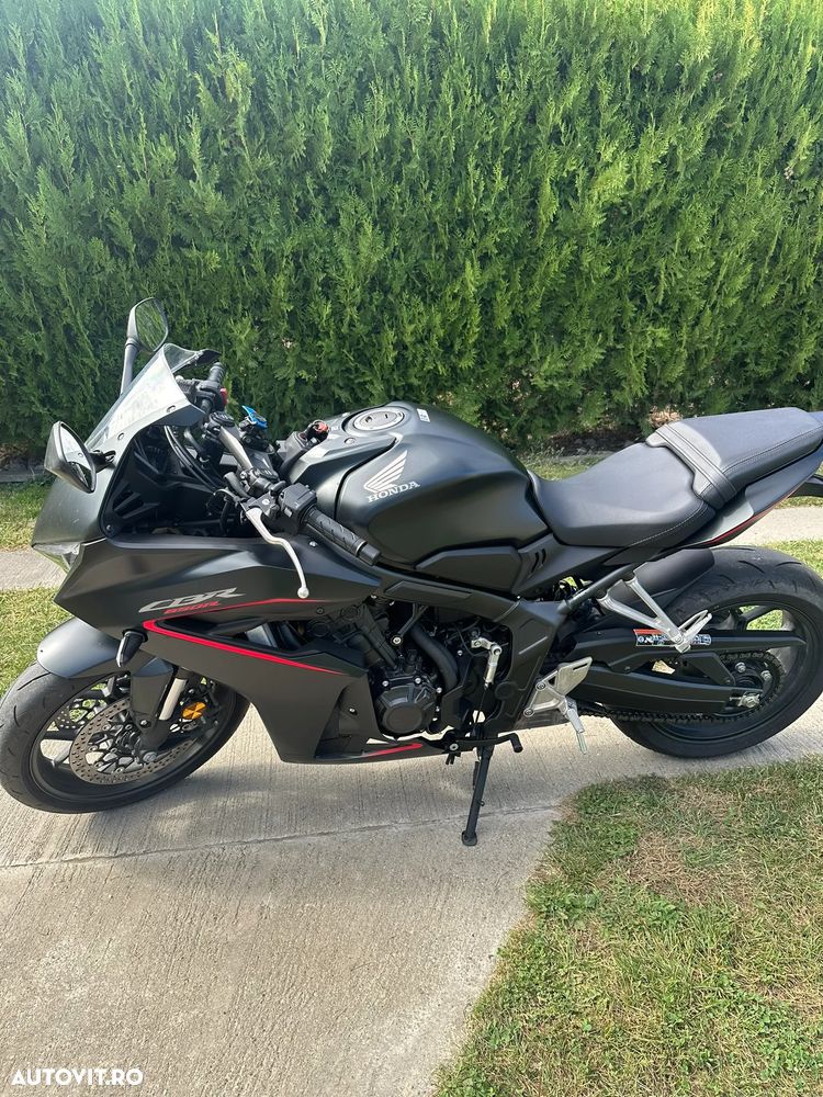 Honda CBR 650R - 2