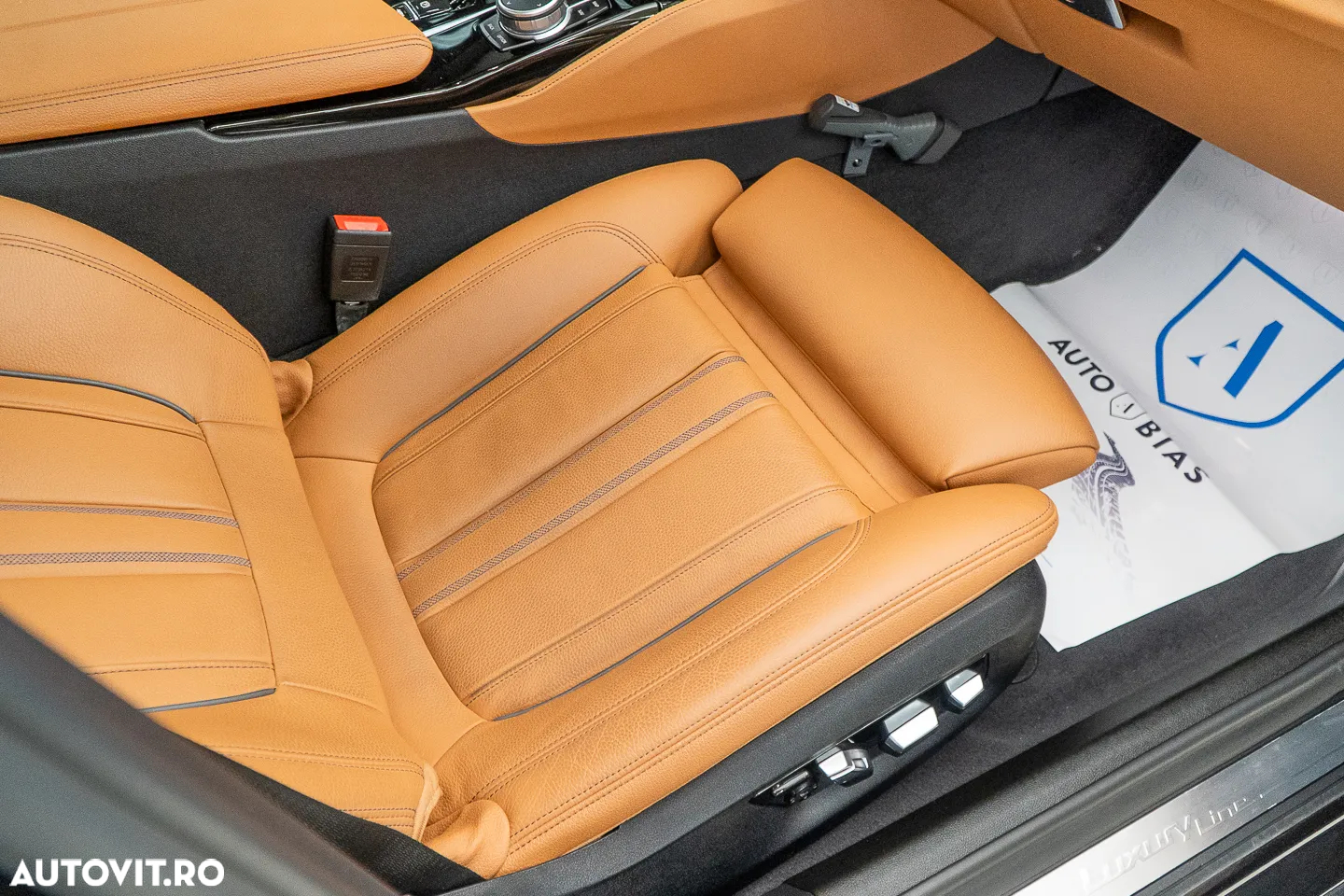 BMW Seria 5 520i AT MHEV - 38