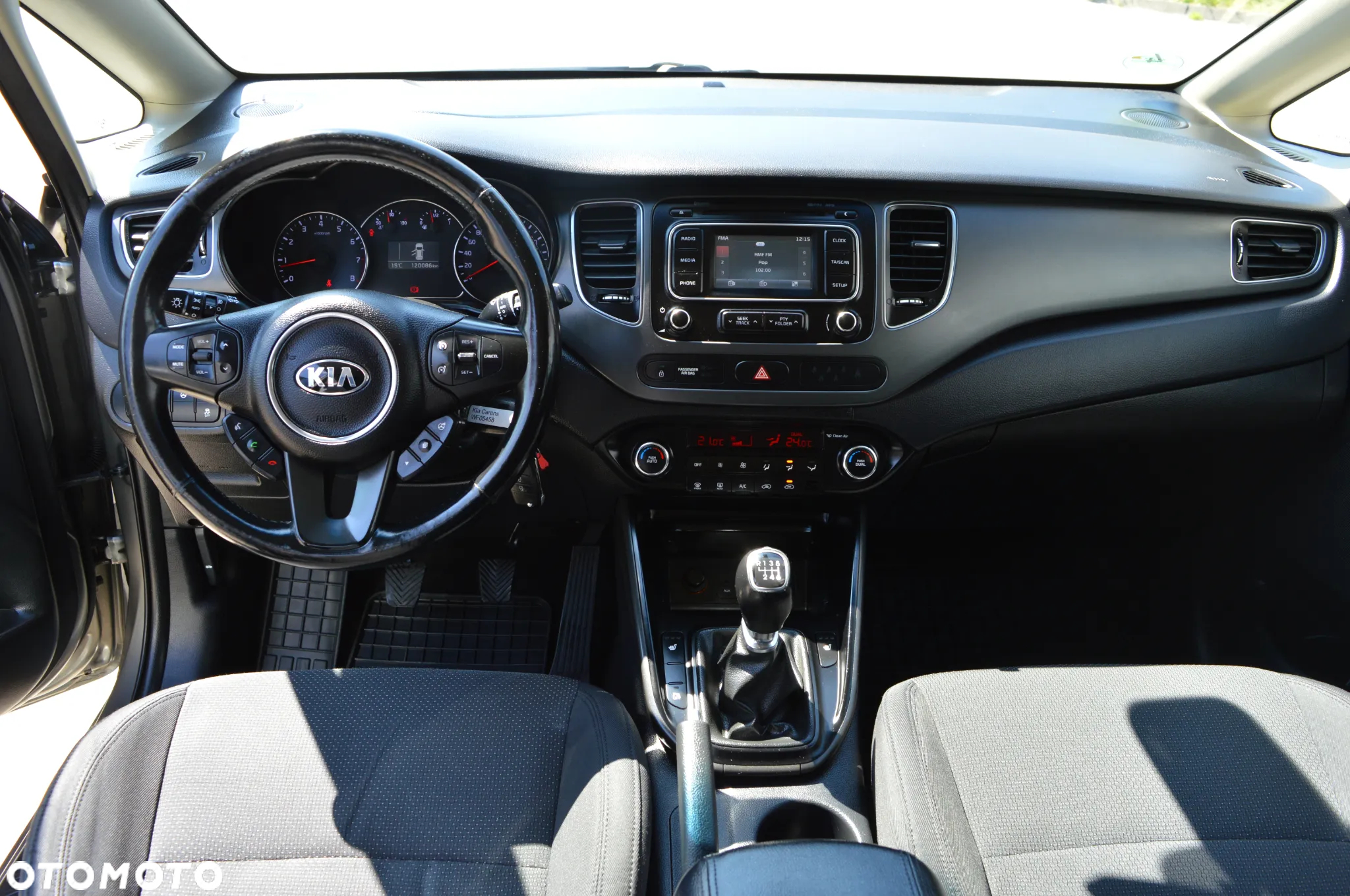 Kia Carens 1.6 GDI Dream Team Edition - 17