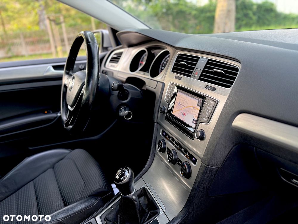 Volkswagen Golf 2.0 BlueTDI Comfortline - 23