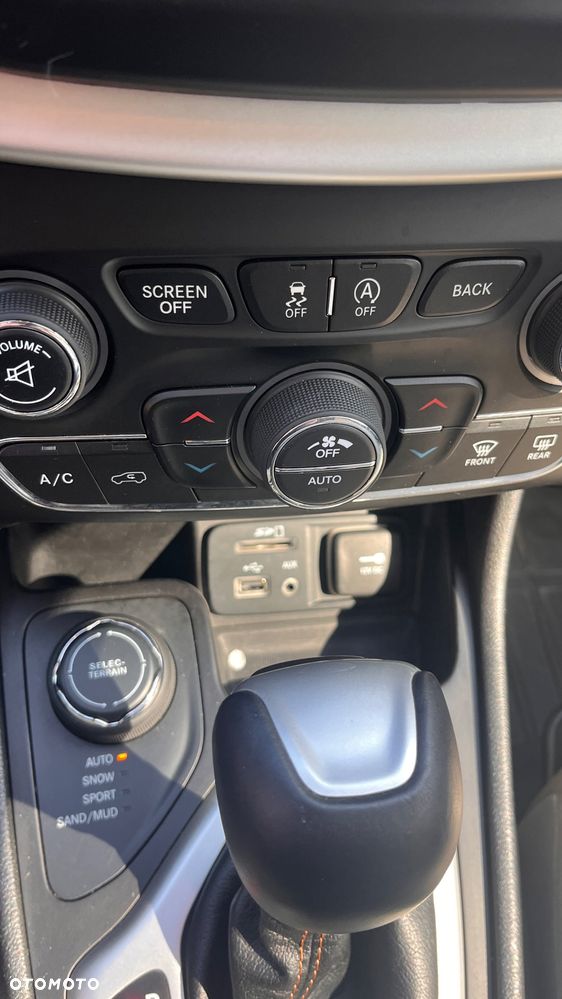 Jeep Cherokee 3.2 V6 Pentastar Active Drive I Automatik Limited - 27