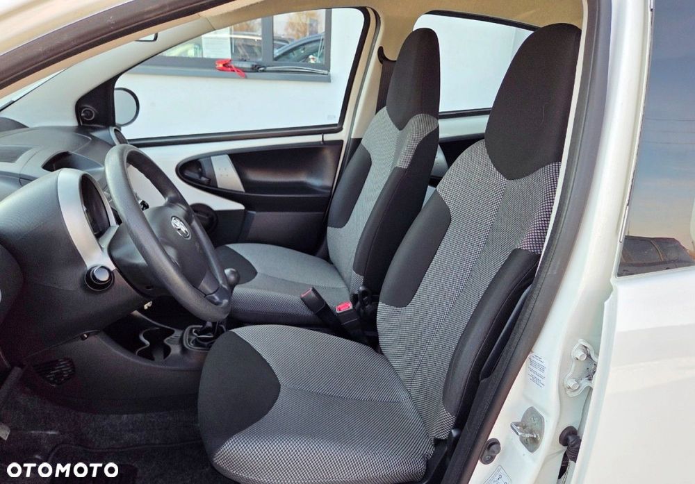 Toyota Aygo - 8
