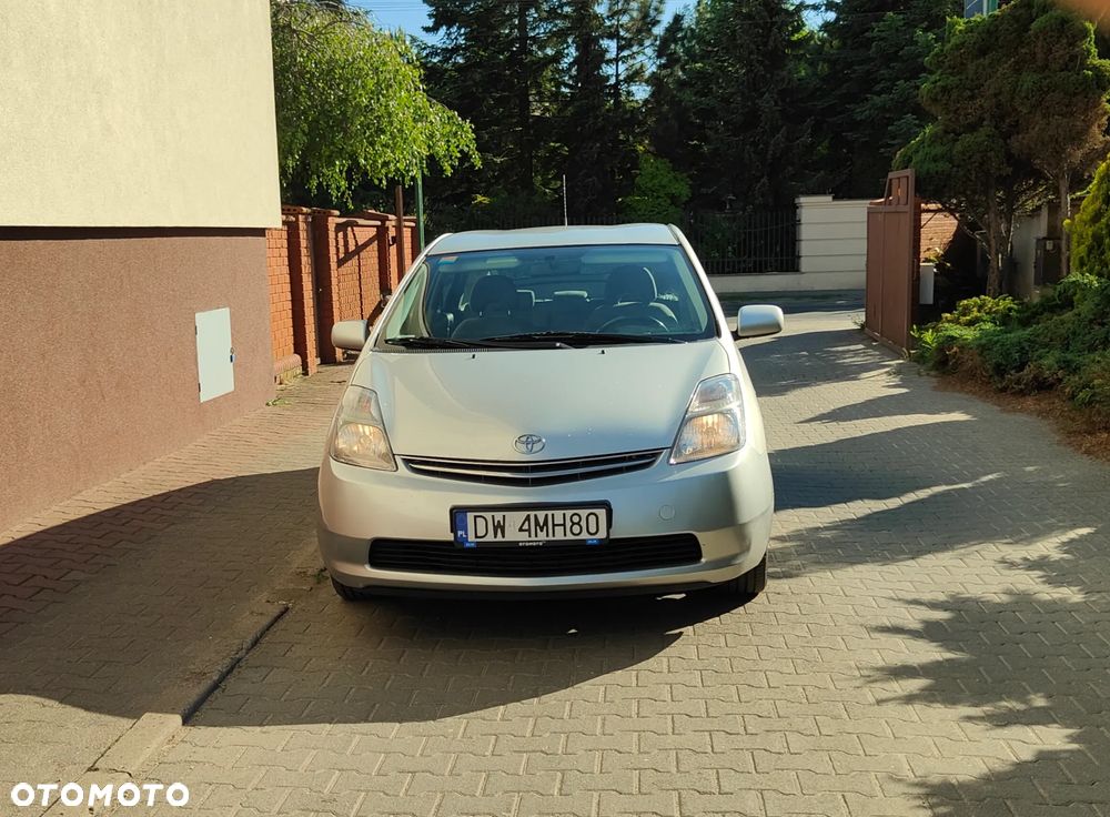 Toyota Prius 1.5 VVT-i Sol - 2