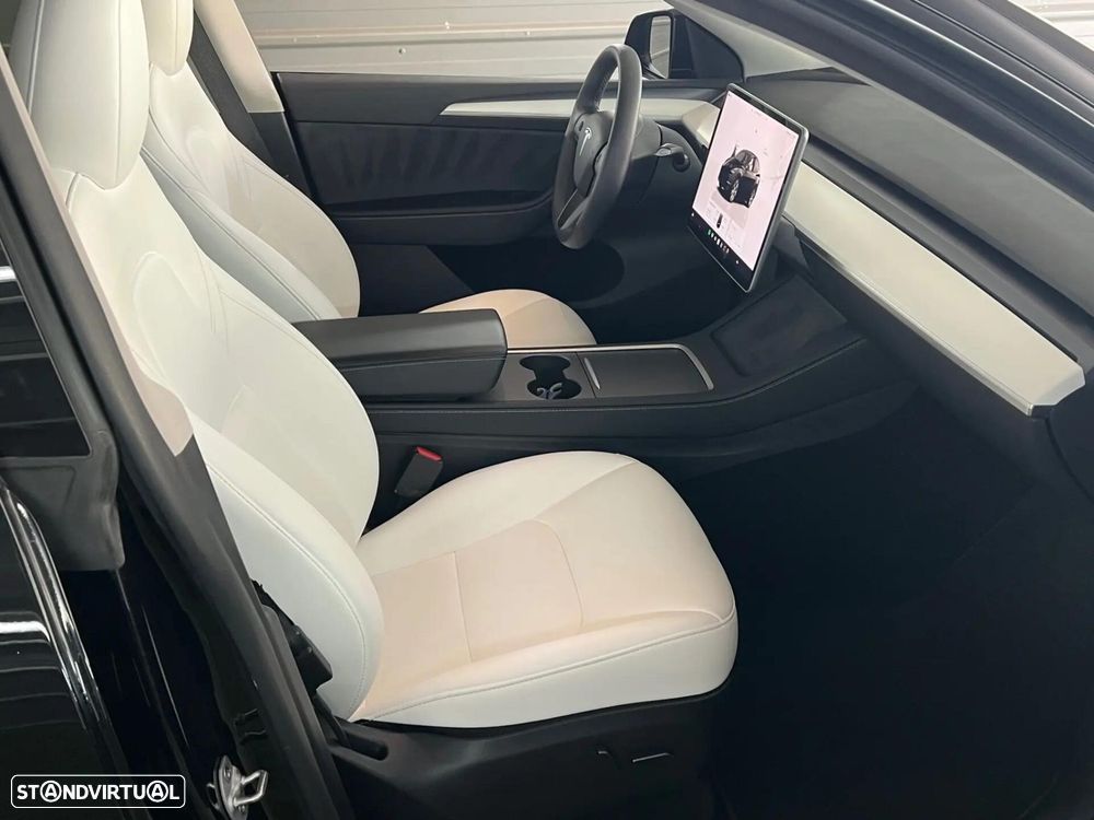 Tesla Model Y RWD - 11
