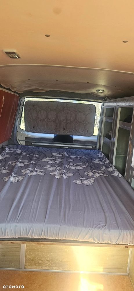 Volkswagen T5 - 11