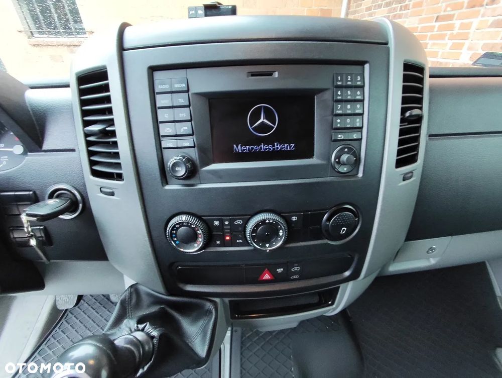 Mercedes-Benz Sprinter - 4