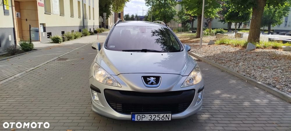 Peugeot 308 - 1