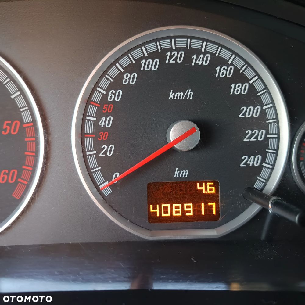 Opel Vectra GTS Hatchback 02-05 - 6