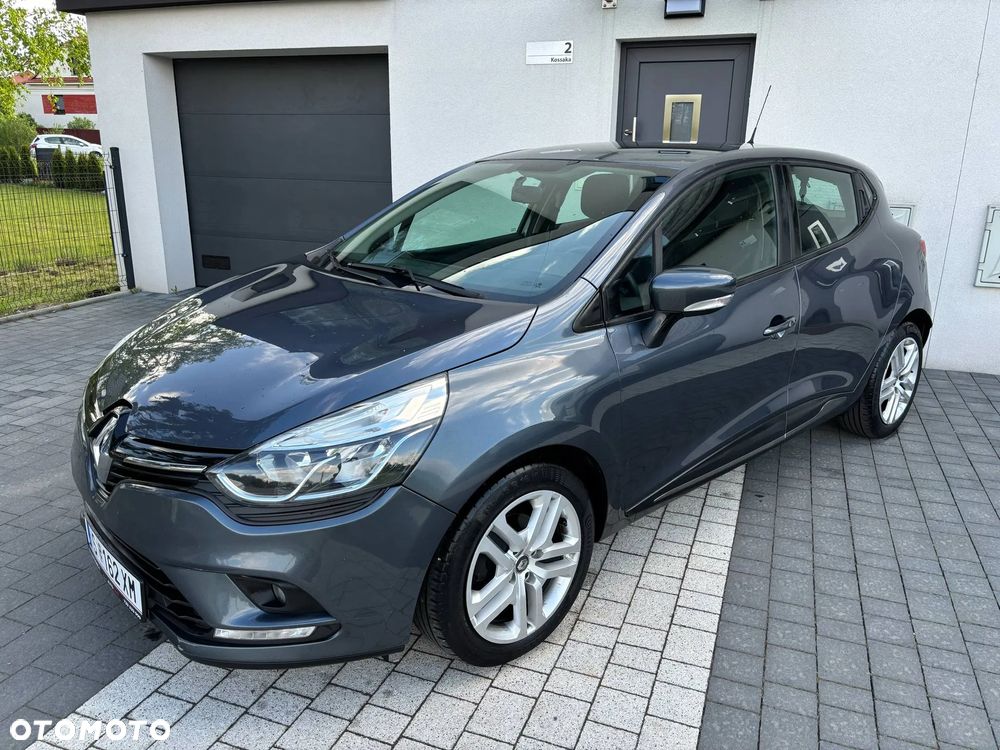 Renault Clio 1.2 16V 75 Life - 11