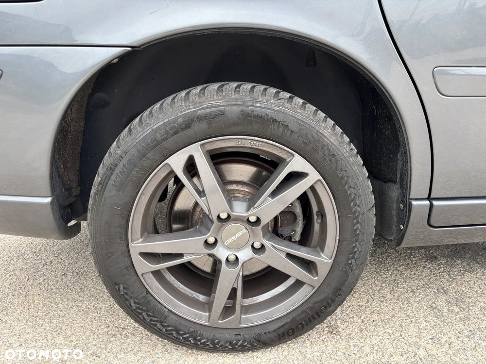 Volvo V70 2.4 Momentum - 26