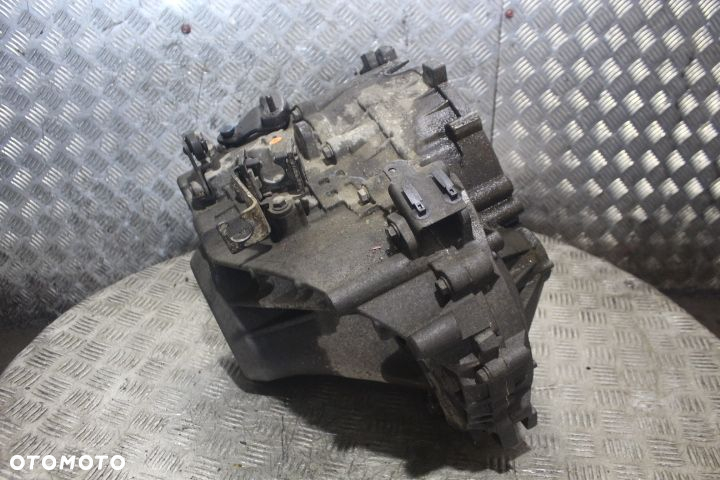 SKRZYNIA BIEGÓW AUTOMAT VOLVO S60 I 2.4 M56L - 3