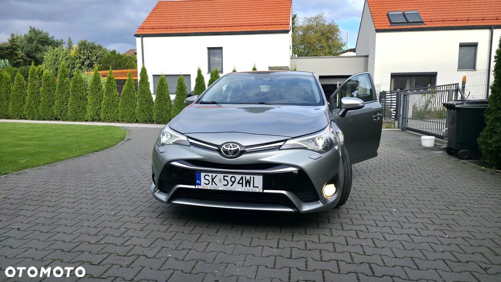 Toyota Avensis 2.0 Premium MS - 12