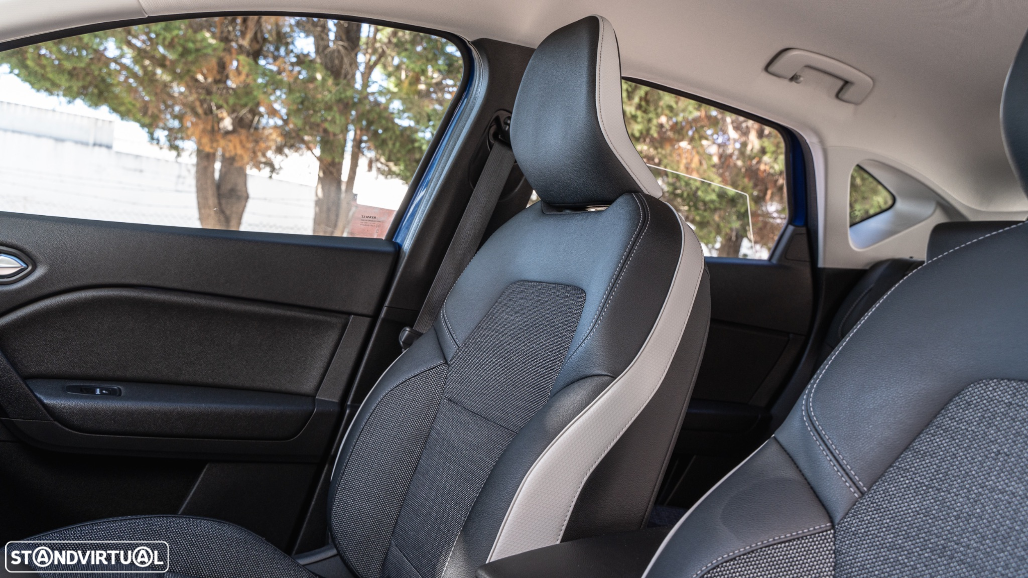Renault Captur 1.6 E-Tech Plug-In Intens - 17