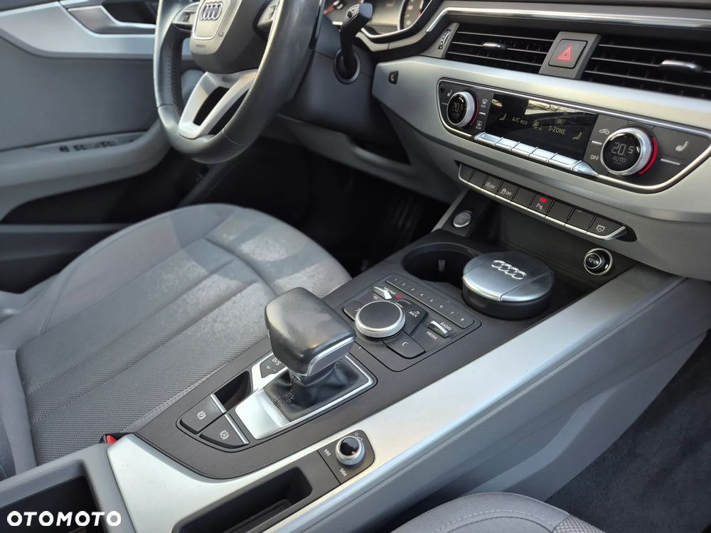 Audi A4 Limousine - 20