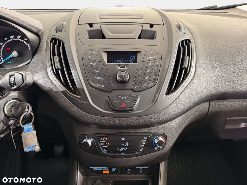 Ford Tourneo Courier - 18