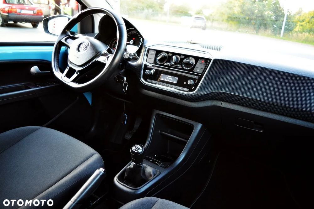 Volkswagen up! 1.0 Beats - 18