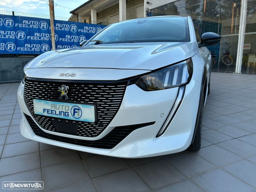 Peugeot 208 - 5