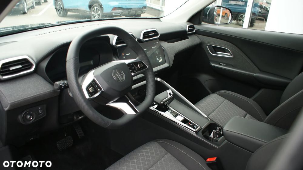 MG ZS Hybrid+ - 11