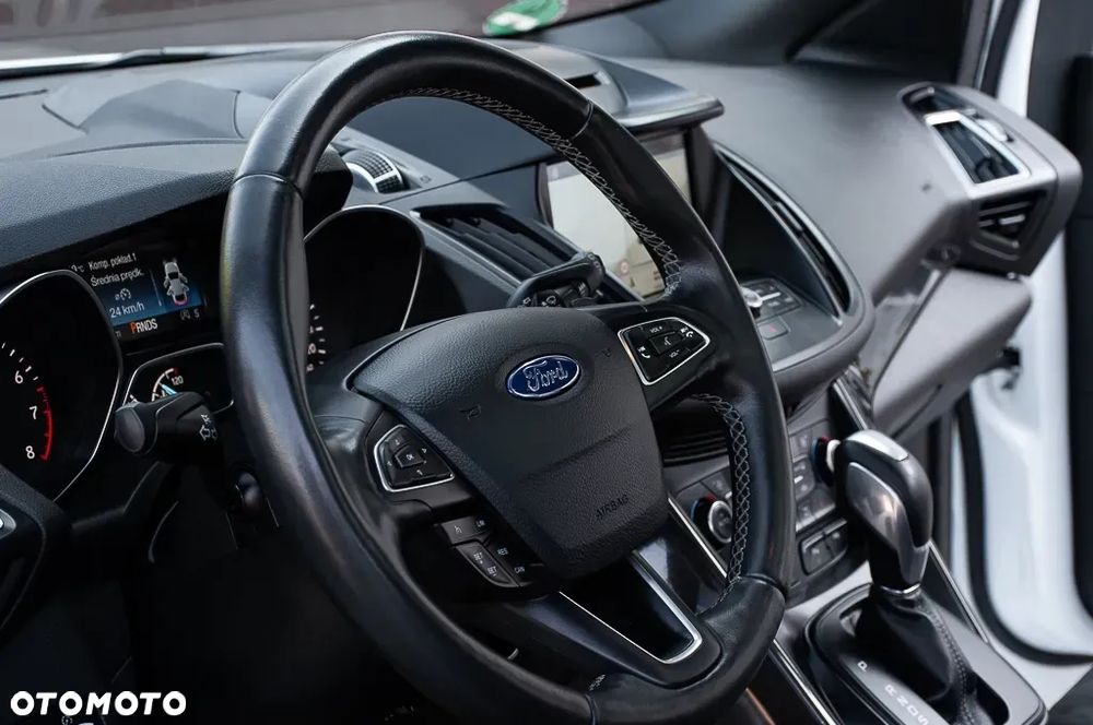 Ford Kuga - 36