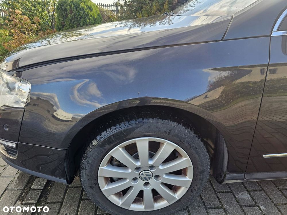 Błotnik lewy przód Volkswagen Passat B6 LC8Z - 1