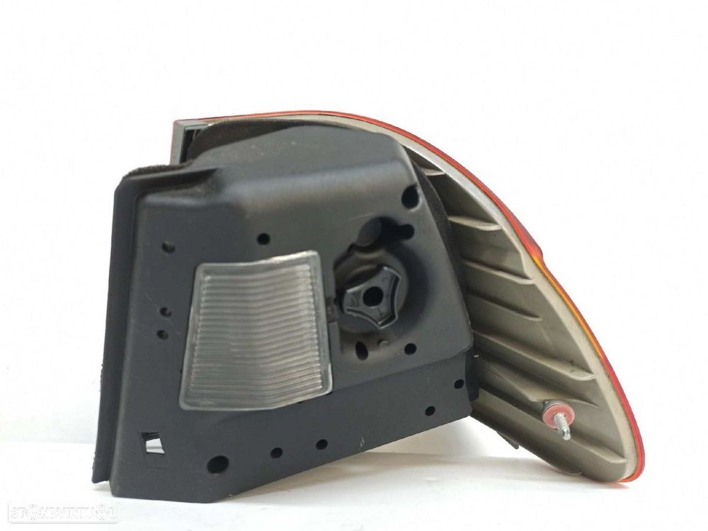 FAROLIM TRASEIRO ESQUERDO BMW SERIE 3 BERLINA (E46) 320D EDITION ADVANCE - 6