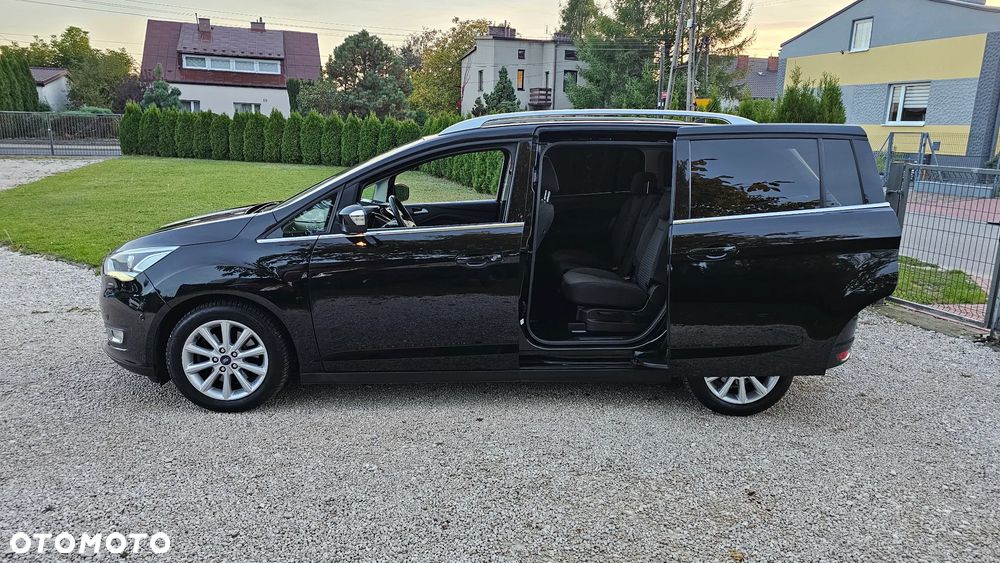 Ford Grand C-MAX - 26