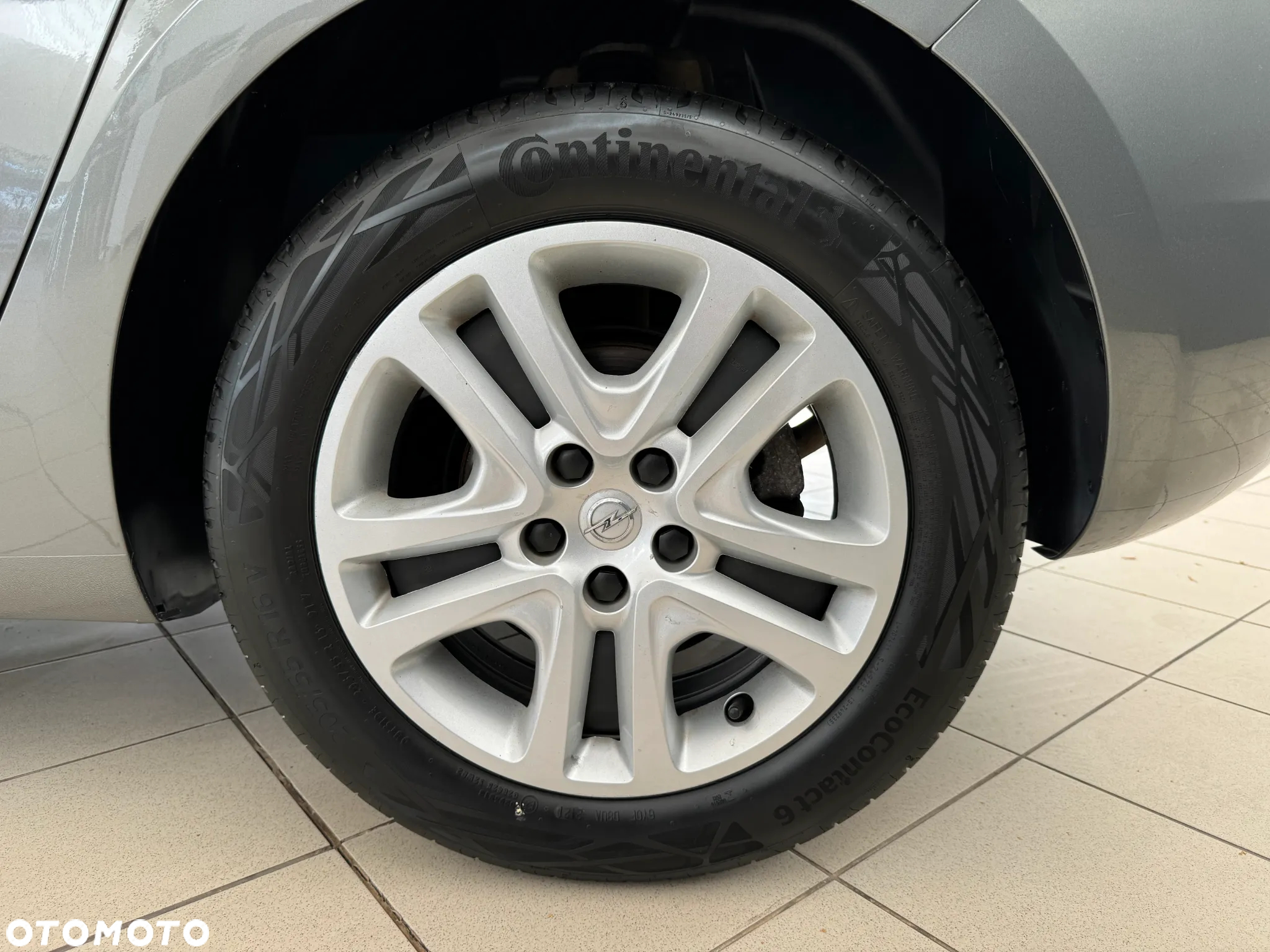 Opel Astra V 1.2 T Edition S&S - 28