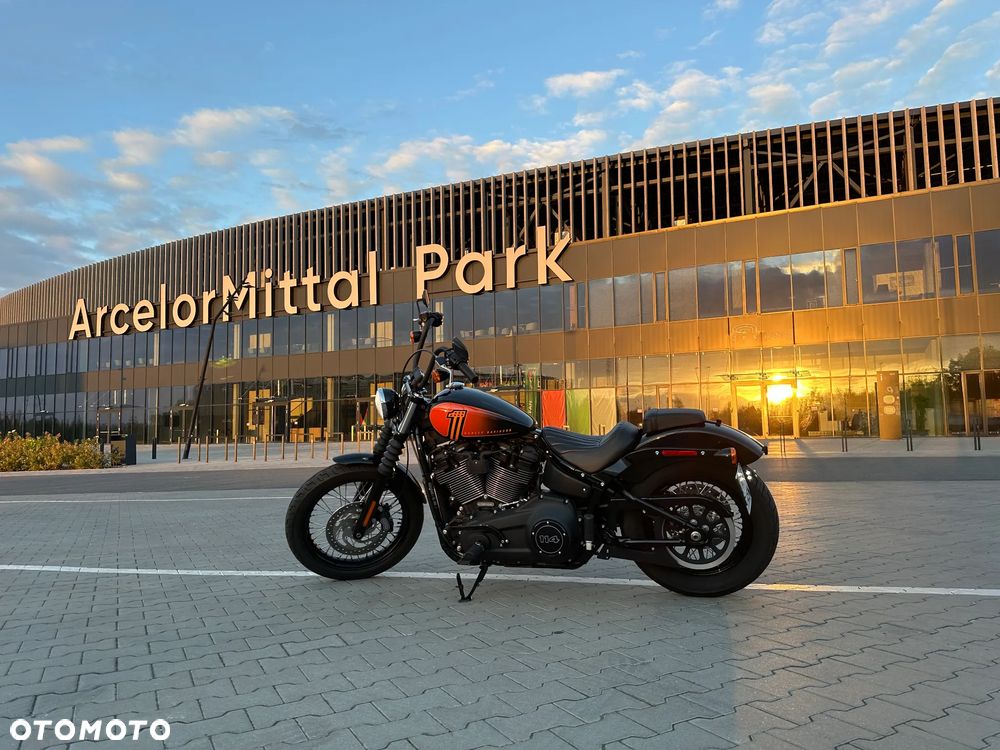 Harley-Davidson Softail Street Bob - 1