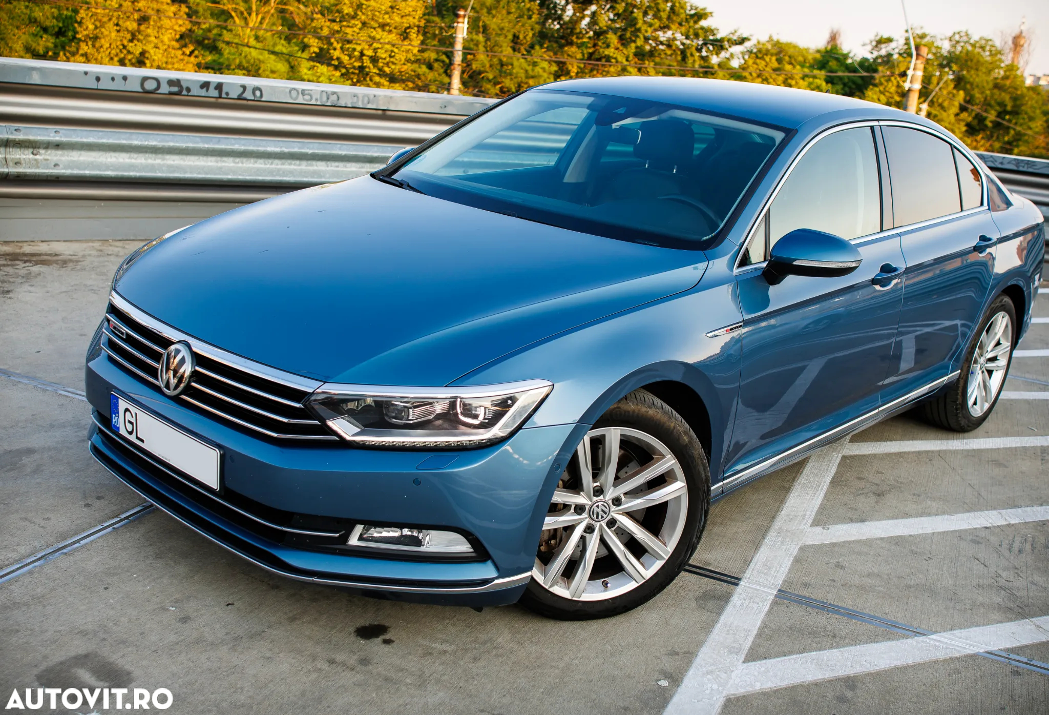 Volkswagen Passat Variant 2.0 TDI DSG 4Motion Highline - 3