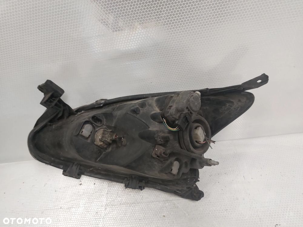 .  LAMPA PRZOD PRZEDNIA PRAWA TOYOTA AYGO 1 - 3