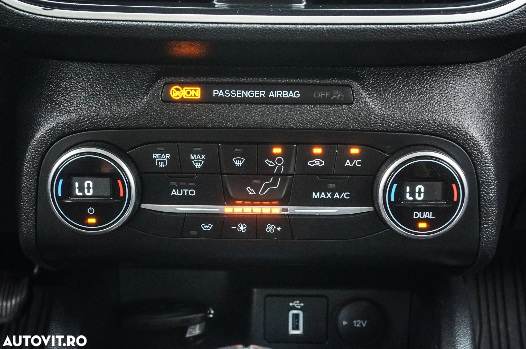 Ford Focus 1.5 EcoBlue Titanium Business - 19