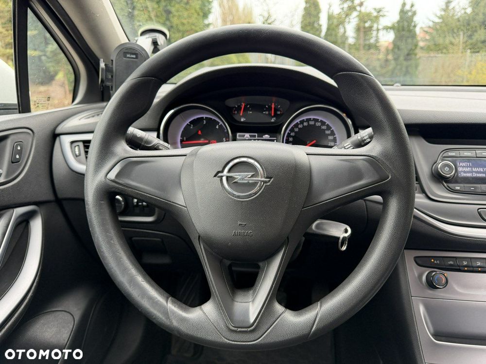 Opel Astra 1.6 CDTI Essentia - 9