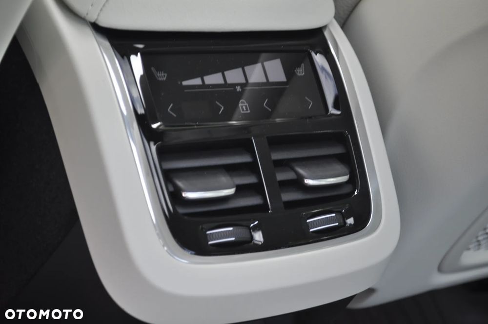 Volvo S60 B5 B AWD Ultimate Dark - 17