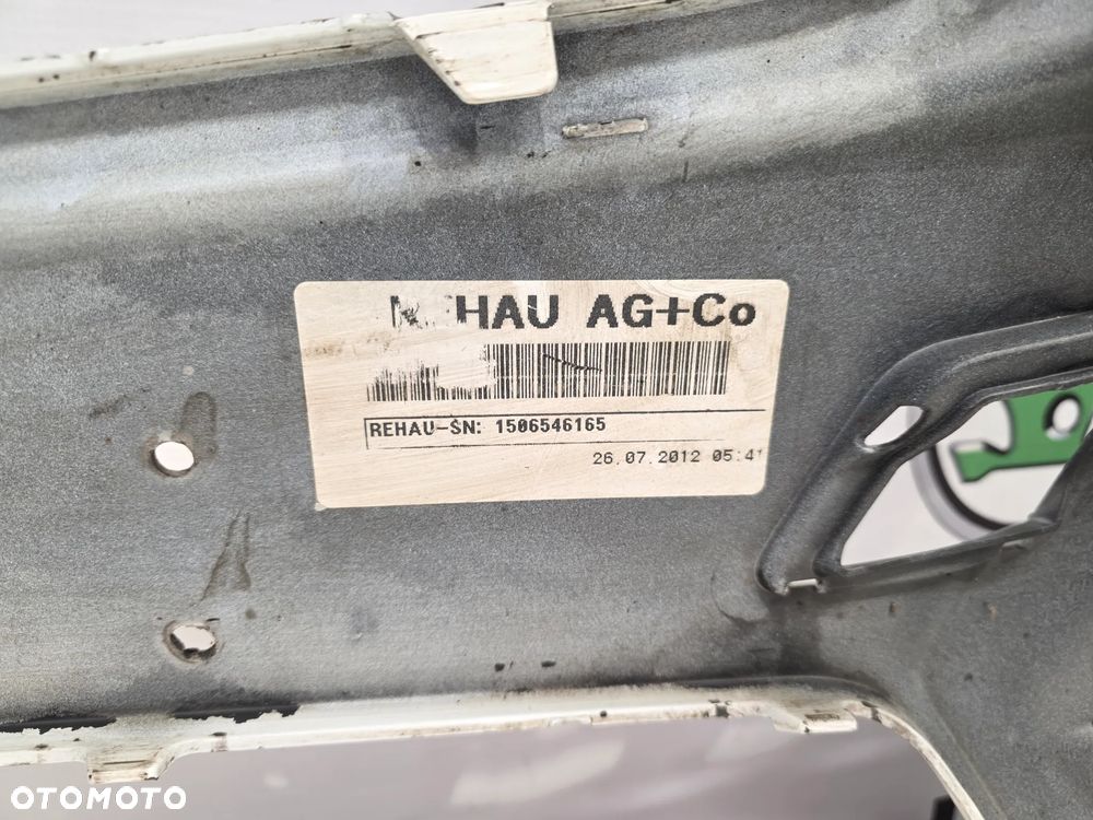 MERCEDES C-KLASSA LIFT 11- W204 AMG ZDERZAK PRZEDNI PRZÓD NA 6xPDC + SPRYSKI , NR A2048807847 , NR AUKCJI NZ1585 - 26
