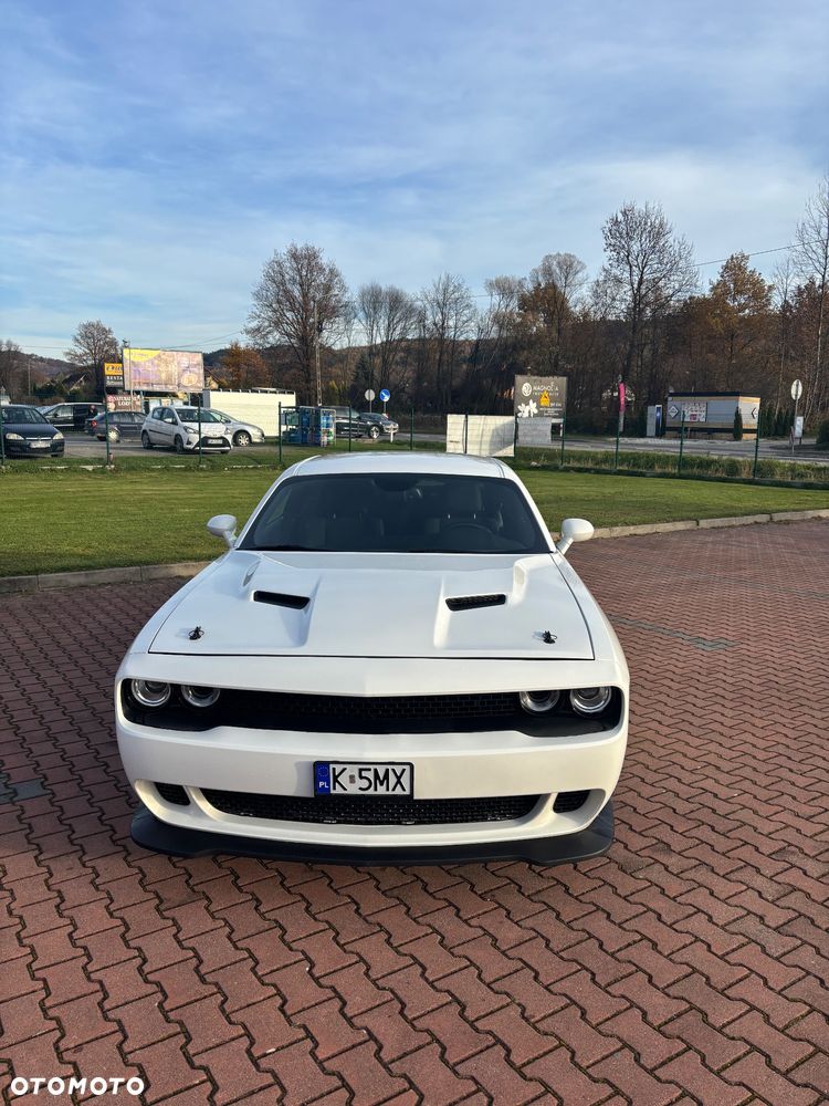 Dodge Challenger - 2