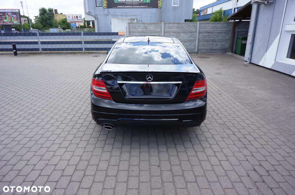 Mercedes-Benz Klasa C 220 CDI DPF BlueEFFICIENCY 7G-TRONIC Edition 1 - 8