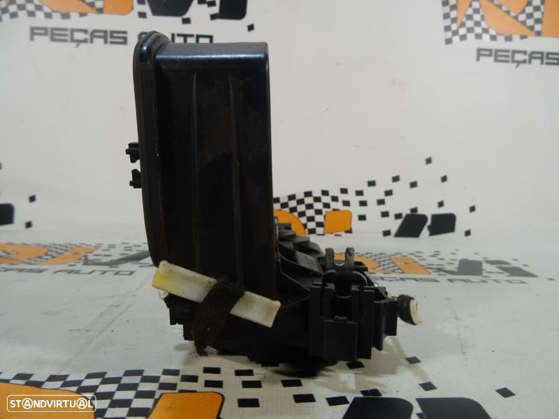 Fecho Da Porta Trás Esquerda Bmw 3 (F30, F80)  7202147 / 51227202147 / - 2