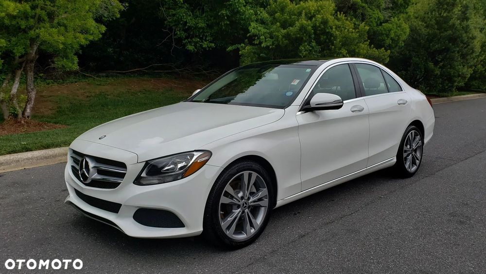 Mercedes-Benz Klasa C 300 9G-TRONIC AMG Line - 2