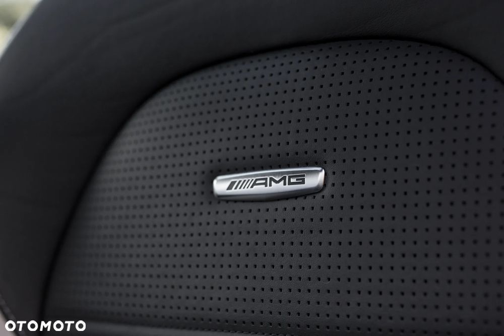 Mercedes-Benz Klasa C AMG 63 S AMG Speedshift 7G-MCT - 23