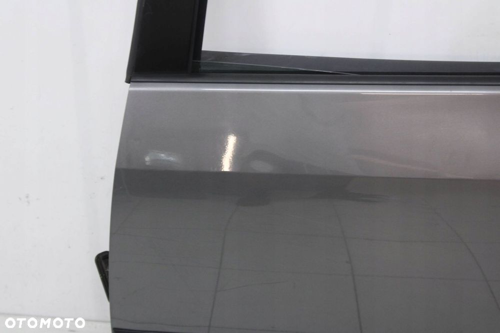 VW GOLF V 5 PLUS 2005R- DRZWI LEWE LEWY TYŁ TYLNE LA7T - KOD LAKIERU - 2