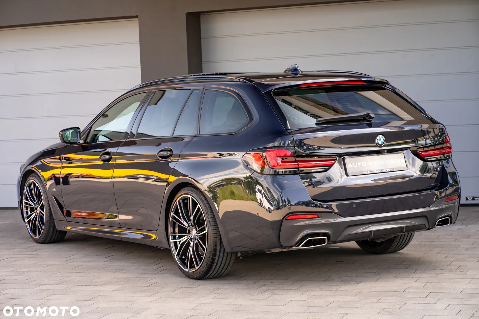 BMW Seria 5 530d xDrive Touring M Sport Edition - 22